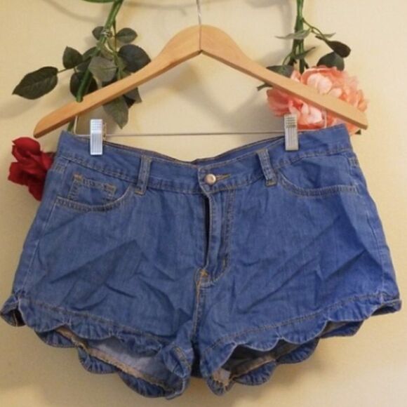 Chambray Denim Scalloped Shorts - Picture 1 of 6